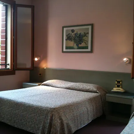 Castello 3* אסטה